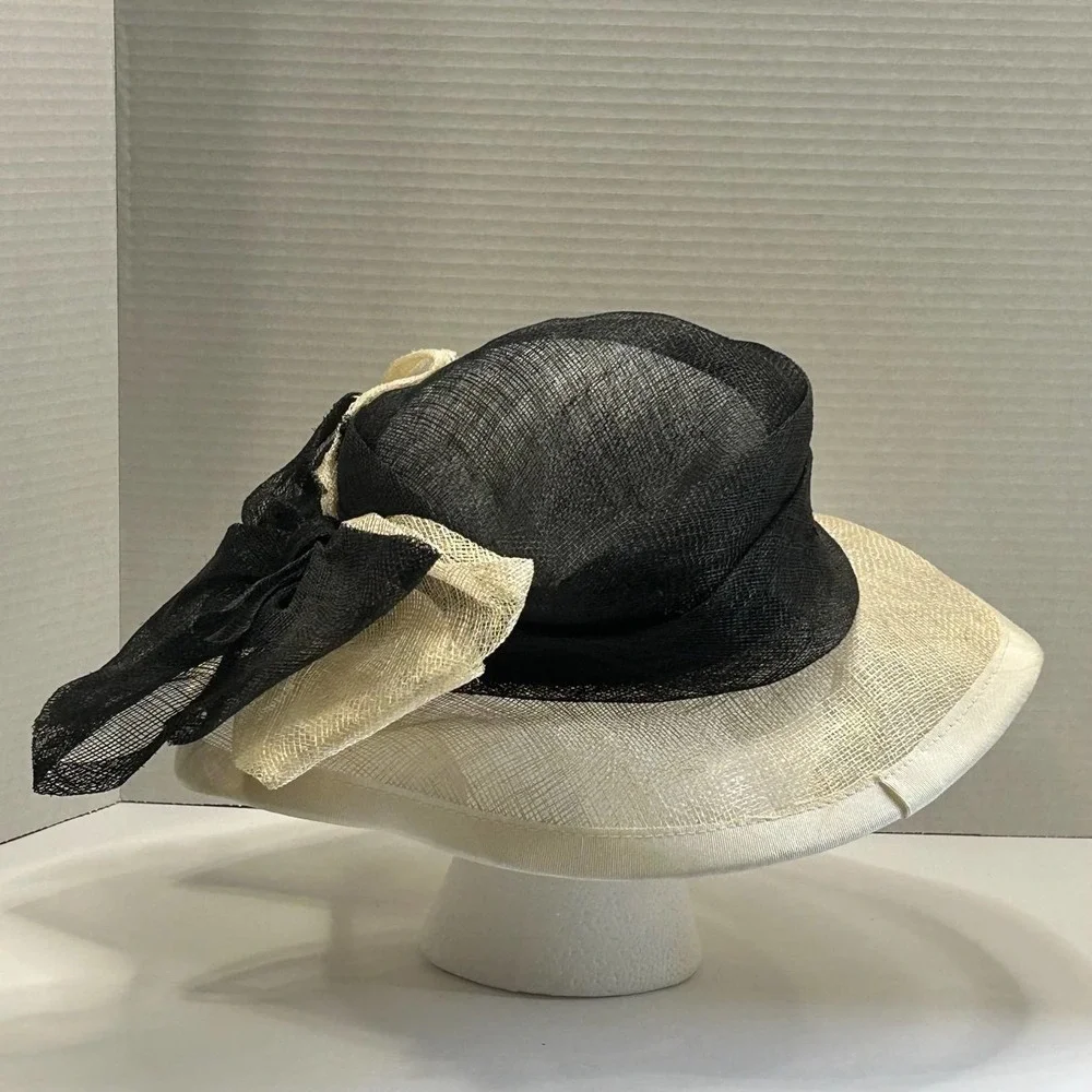 Vintage Lilora Women's Derby Style Hat‎